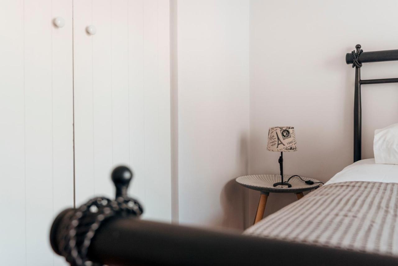 Comfortable 2 Bd Apartment Close To Athens Archeological Museum Ngoại thất bức ảnh