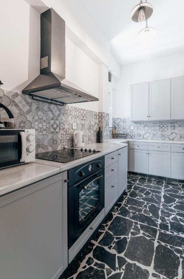 Comfortable 2 Bd Apartment Close To Athens Archeological Museum Ngoại thất bức ảnh